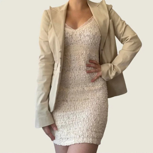 Zara  V-neck Lace Bodycon Mini Dress Off White Cream Size Medium - Picture 2 of 8